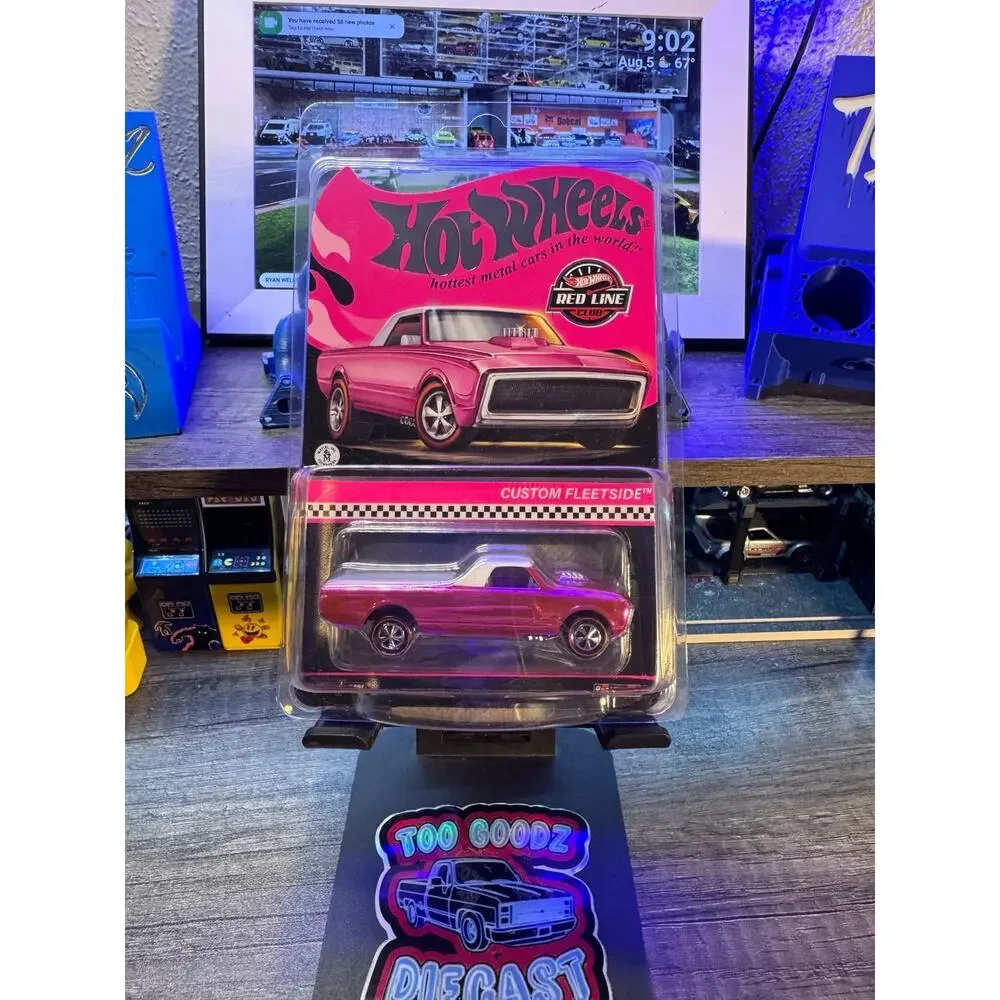 Hot wheels RLC Custom Fleetside Pink